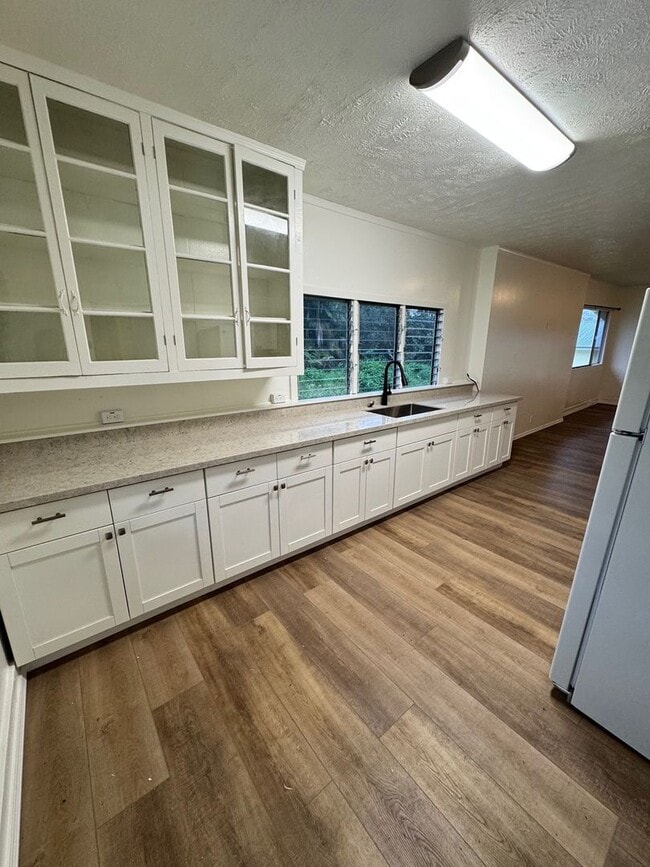 Building Photo - 18-1692-1692 Volcano Rd