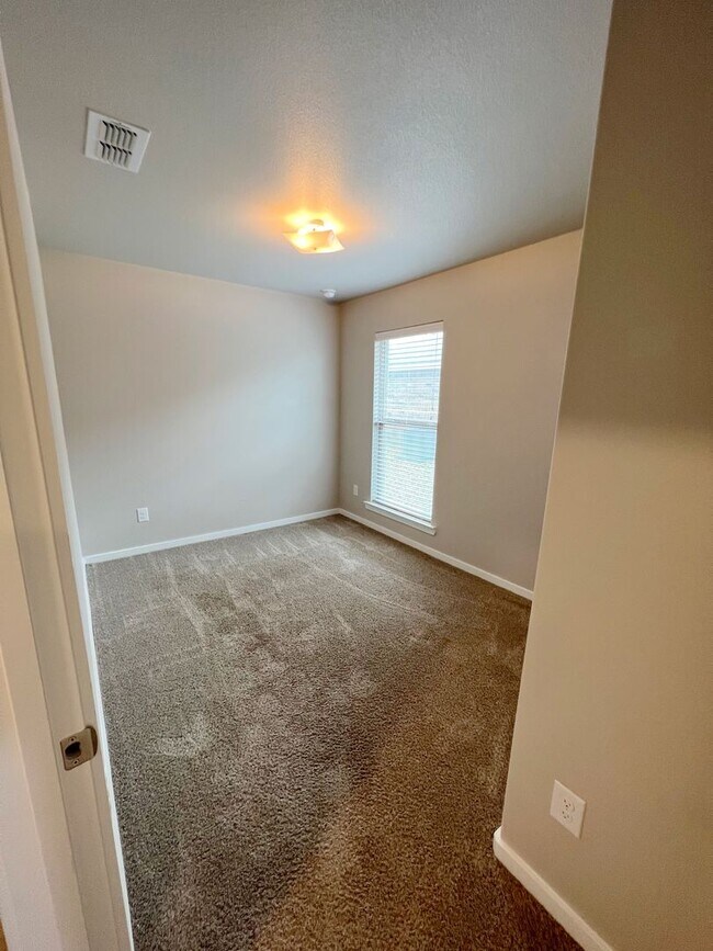 Foto del edificio - Bell Farms- 2420
