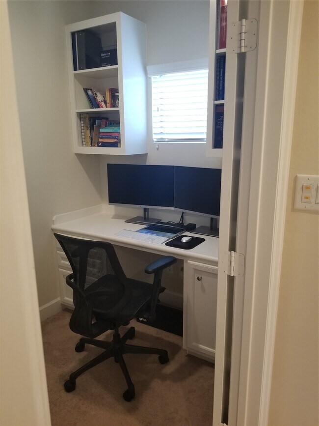 Foto del edificio - 3709 Main Plaza Dr