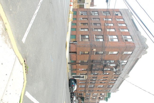 Building Photo - 701-703 29th St