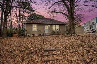 Building Photo - 3043 Wells St