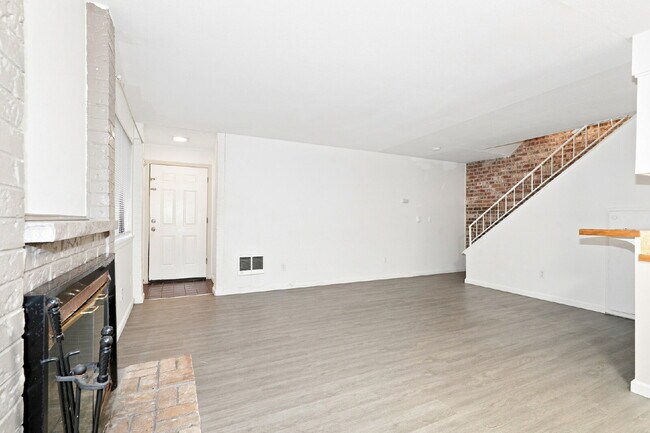 Foto del edificio - Renton 2 Bedroom in Great Location Available!