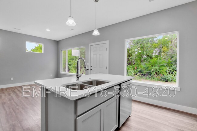 Foto del edificio - 4653 E 45th St N