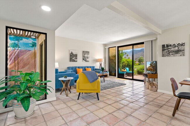 Building Photo - 793 N Barcelona Cir