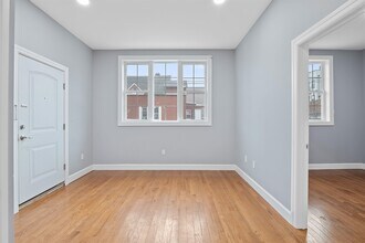 Building Photo - 100 Griffith St