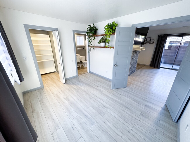 Foto del edificio - 2241 S Buckley Rd