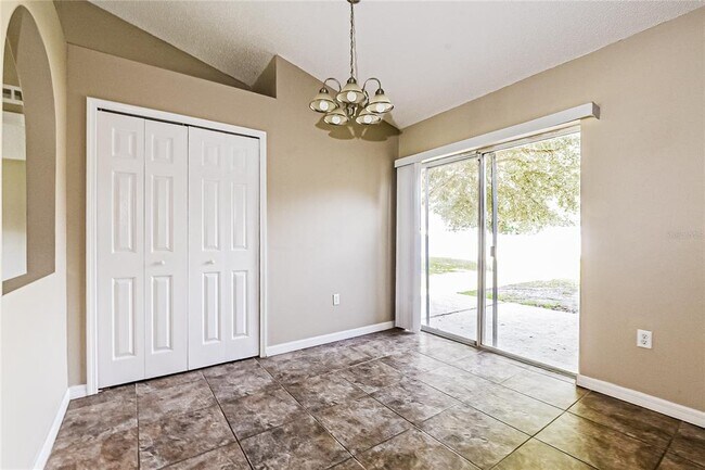 Building Photo - 822 Del Prado Dr