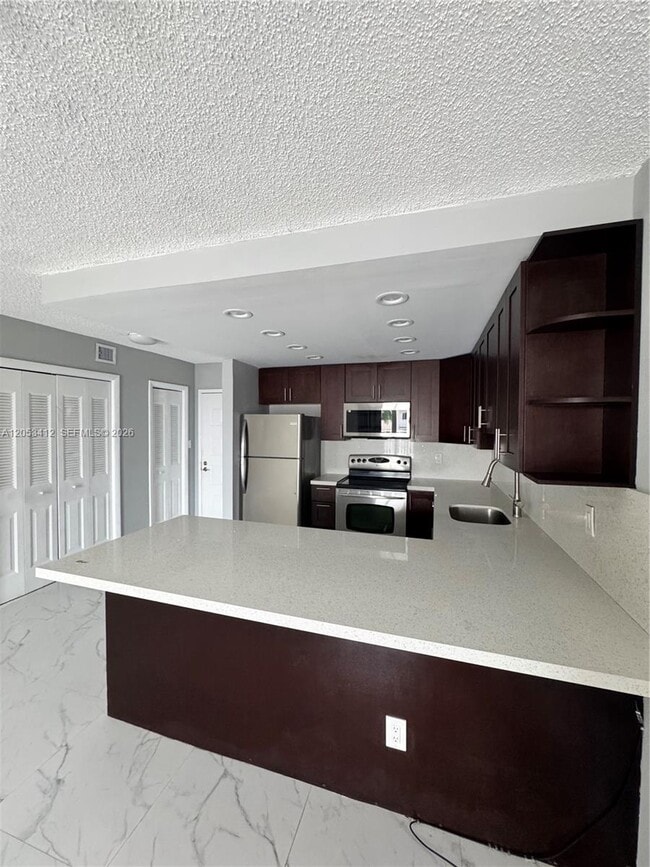 Building Photo - 6930 Miami Gardens Dr
