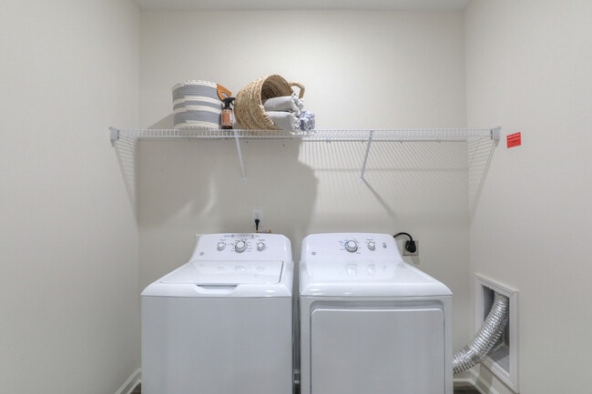 Washer Dryer In Unit - Waterleaf at Old Franklin