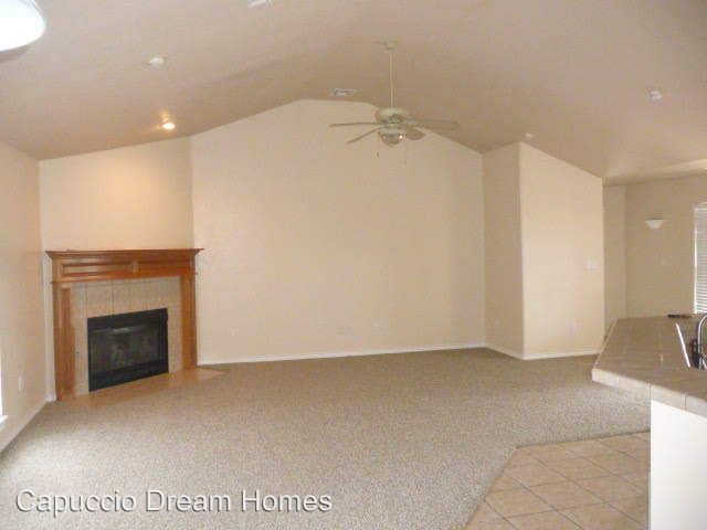 Building Photo - 128 NW Valleybrook Dr