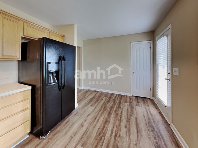 Foto del edificio - 114 Elgin Ln