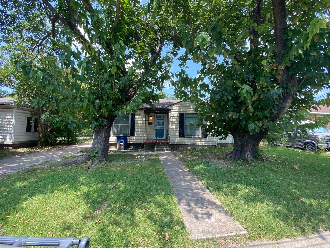 Primary Photo - 2413 Sheridan Street