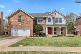 Building Photo - 2804 S Shepherds Glen