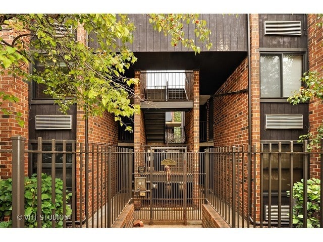 Building Photo - 2225 N Halsted St