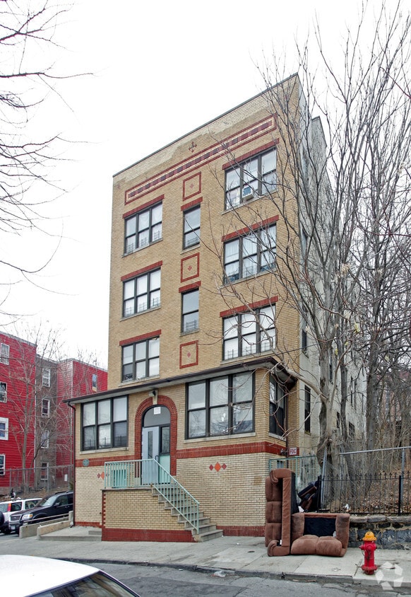 15 Overlook Ter, Yonkers, NY 10701 Apartments in Yonkers, NY