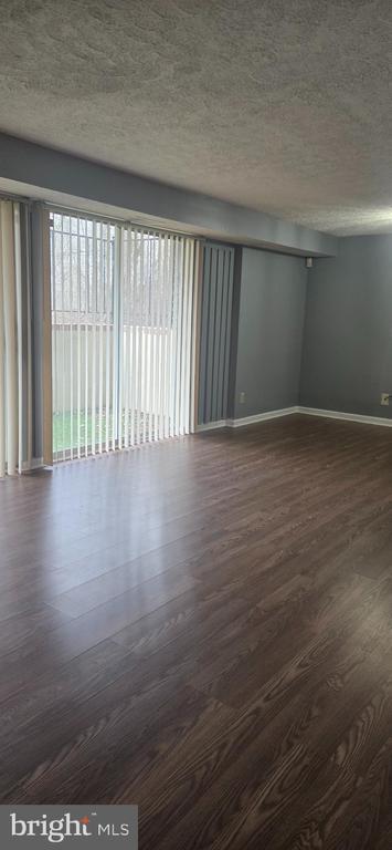 Foto del edificio - 96 Kenwood Dr