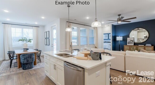 Foto del edificio - 8629 Chagrin Dr