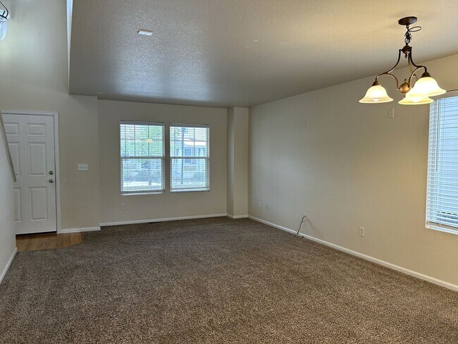 Foto del edificio - 2145 Clipper Way