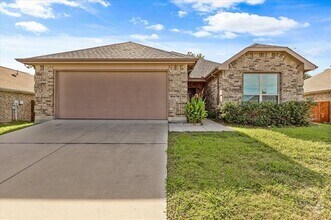 Building Photo - 713 Oakmont Dr