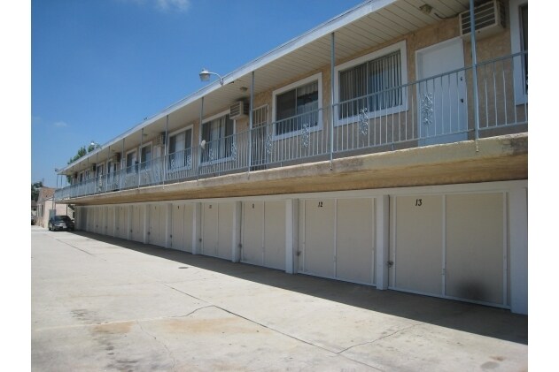 Building Photo - 1240 S Spruce St