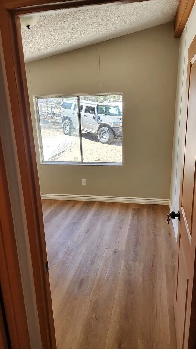 Foto del edificio - 20600 Little Valley Rd