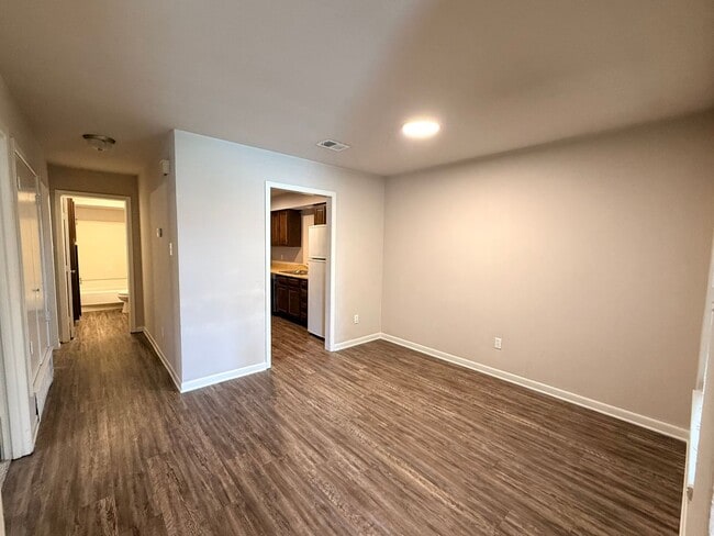 Photo - 1413-1415 Blackwell Drive Apartment