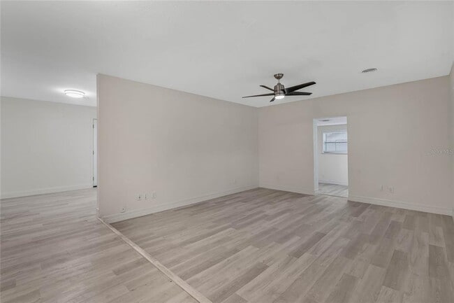 Building Photo - 1129 SE 32nd Ave