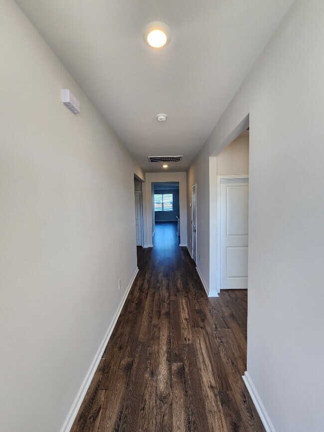 Foto del edificio - 3537 Bells Lk Cir