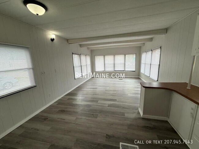 Foto del edificio - 799 Stillwater Ave