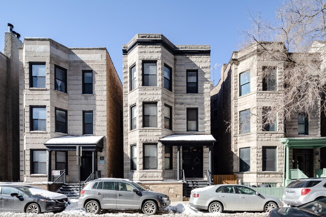 Building Photo - 3716 N Kenmore Ave
