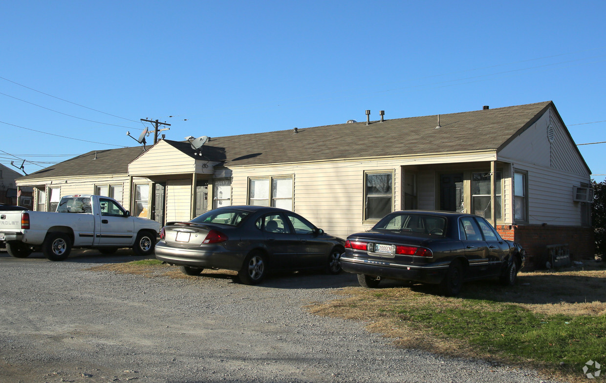 Building Photo - Sheridan Oaks Apartments