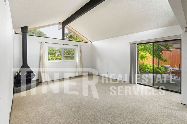 Building Photo - 4730 Clothier Way