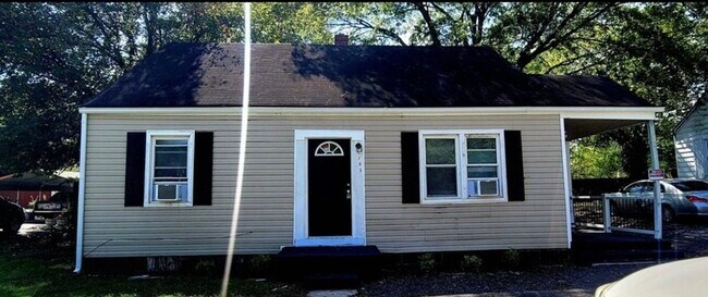 Building Photo - 1705 Doran Ln