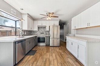 Building Photo - 10666 Escobar Dr