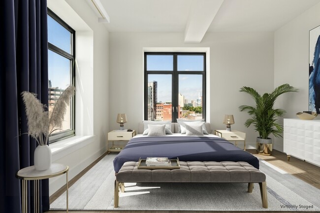 Building Photo - 3 Bedroom 2 Bath Duplex Penthouse