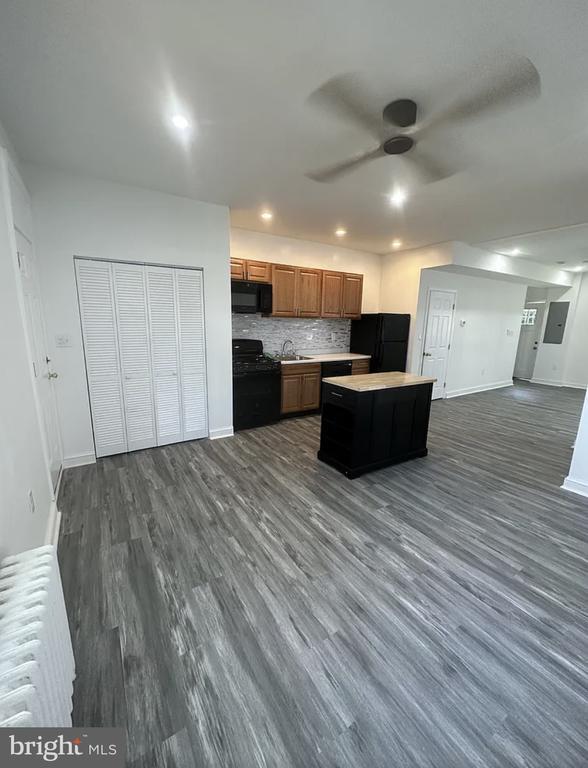 Foto del edificio - 4220 Edson Pl NE