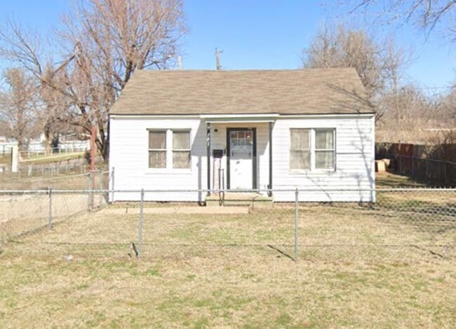 Building Photo - 701 SE 43rd St