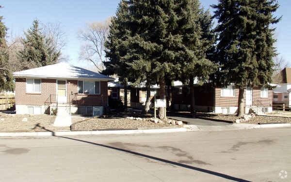 Building Photo - 1st Street Apartments