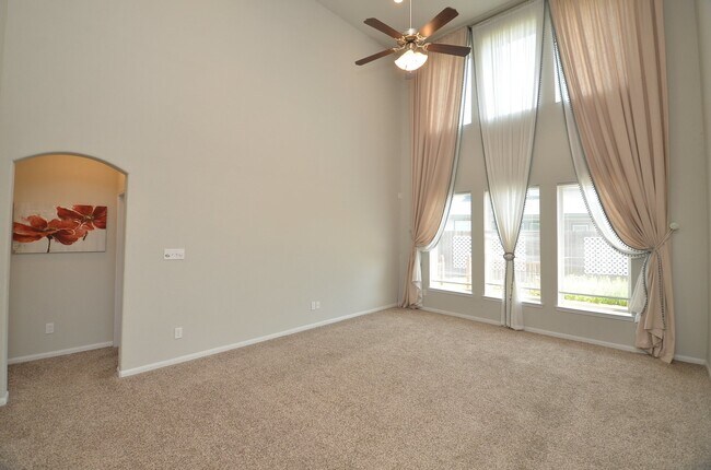 Foto del edificio - 18219 Gardens End Ln