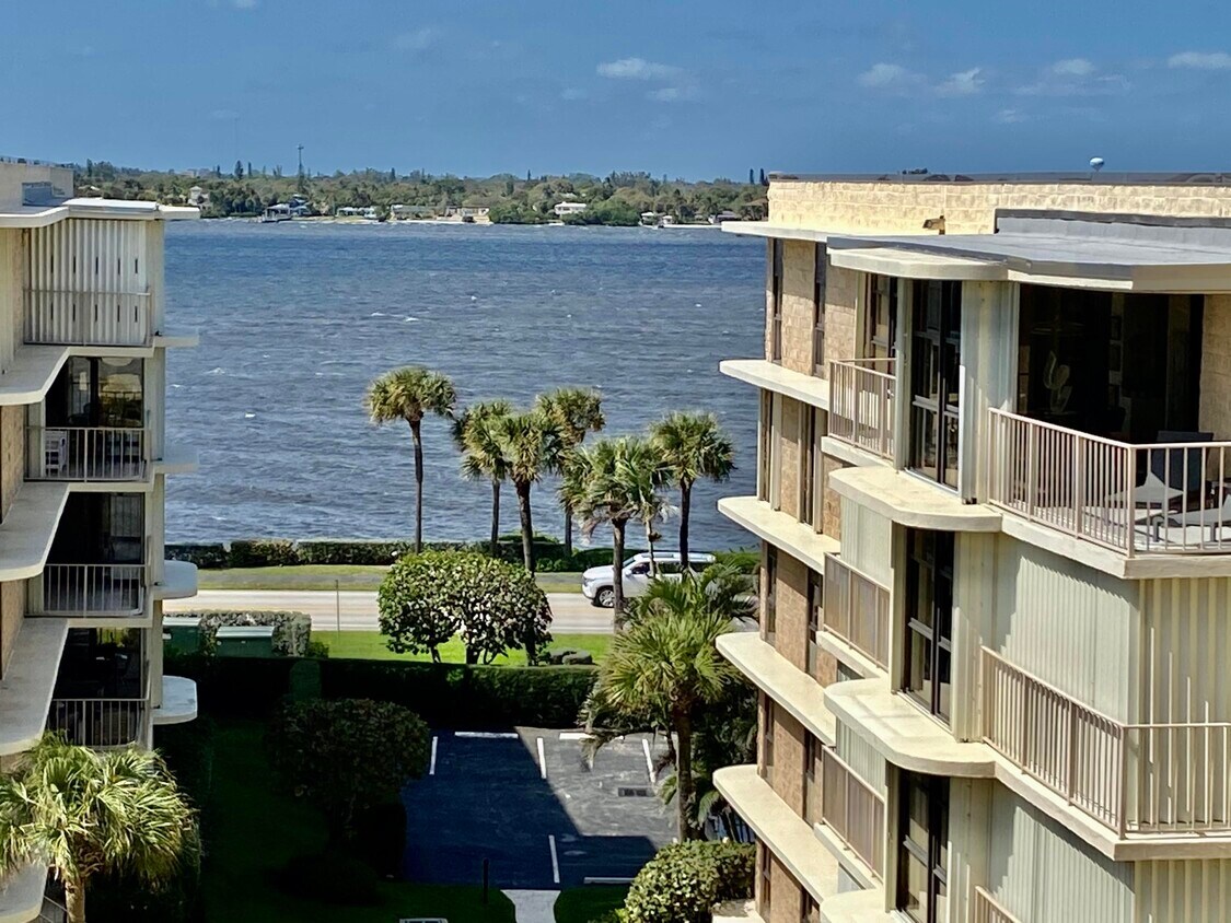 Primary Photo - 3200 S Ocean Blvd