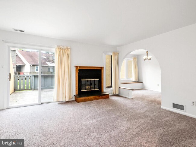 Building Photo - 804 Somerset Ct