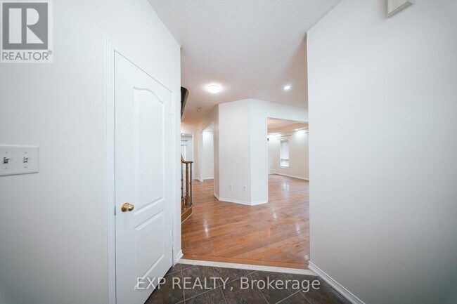 Photo du bâtiment - 26 Peacock Crescent