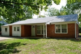 Building Photo - 1422 Harry Road