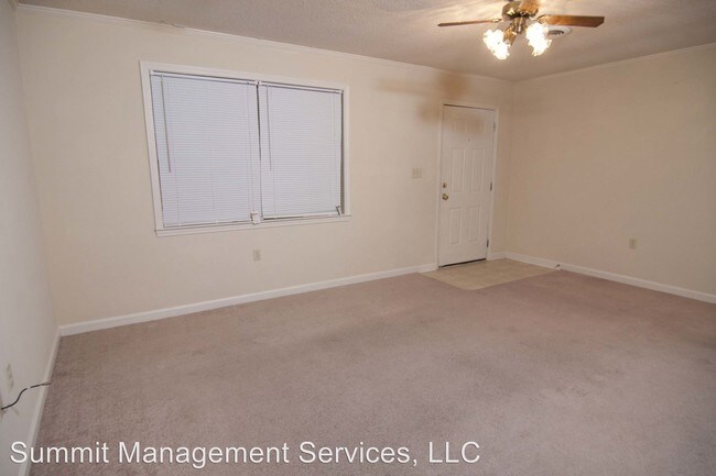 Building Photo - 2 br, 1 bath Room For Rent - 4 CR1080