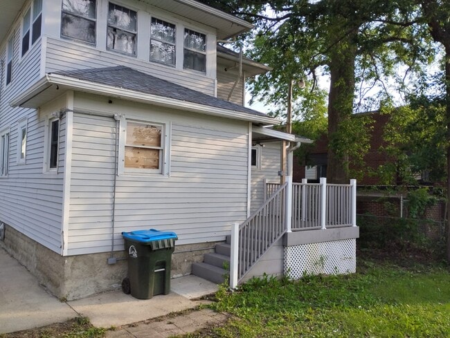 Building Photo - 818 4th Ave N