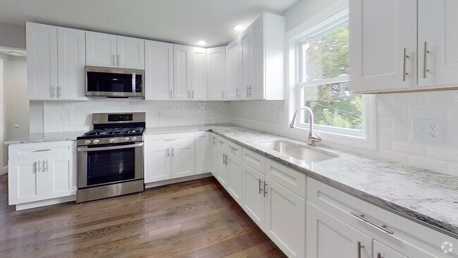 Building Photo - 15 Leedsville St