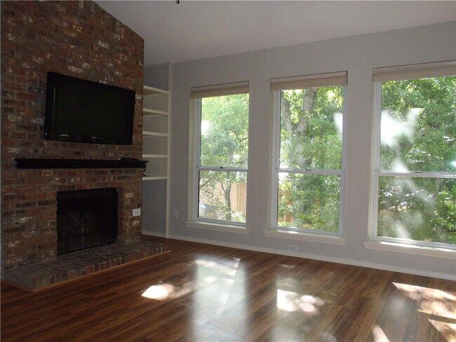 Foto del edificio - 3839 Dry Creek Dr