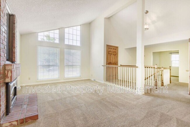 Photo - 7956 S Vincennes Way House