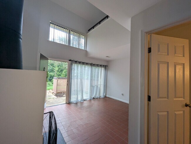 Foto del edificio - Relaxing 1 Bed 1 bath Townhome With Loft I...