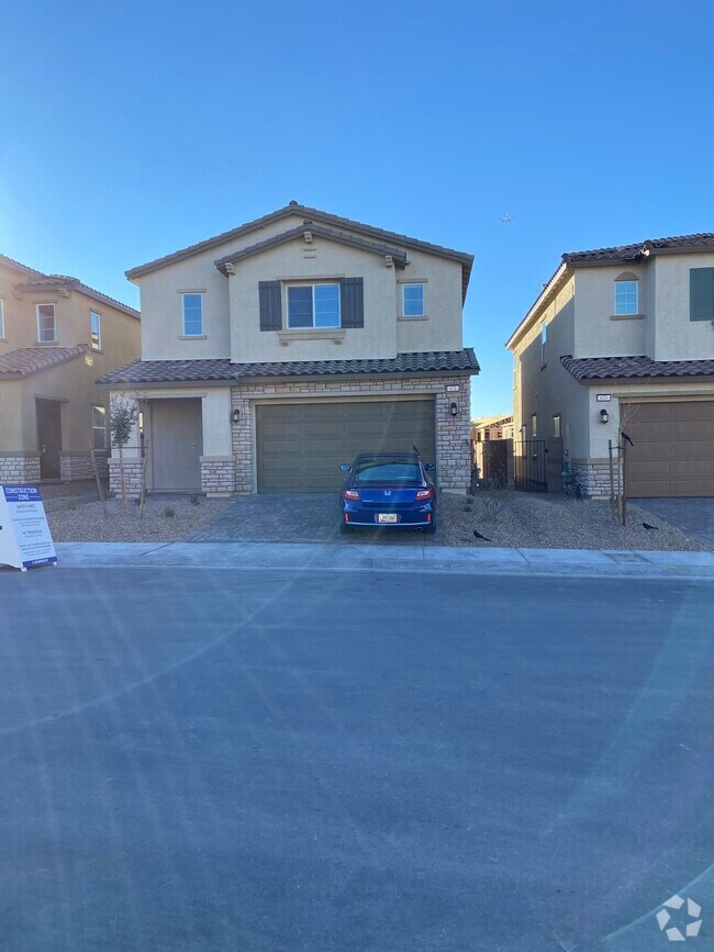 Calico Ridge Apartments for Rent with Extra Storage Henderson, NV 1